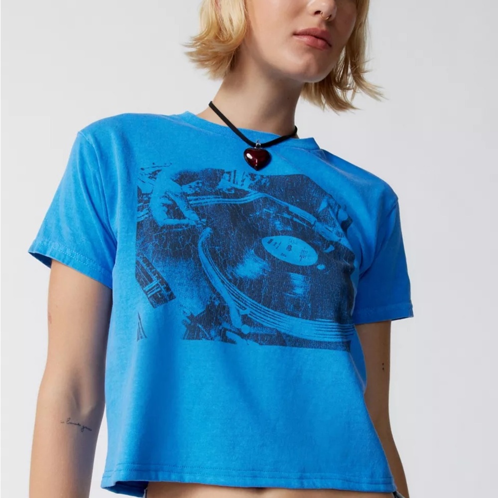 Record Player Alexa Crew Neck Baby Tee